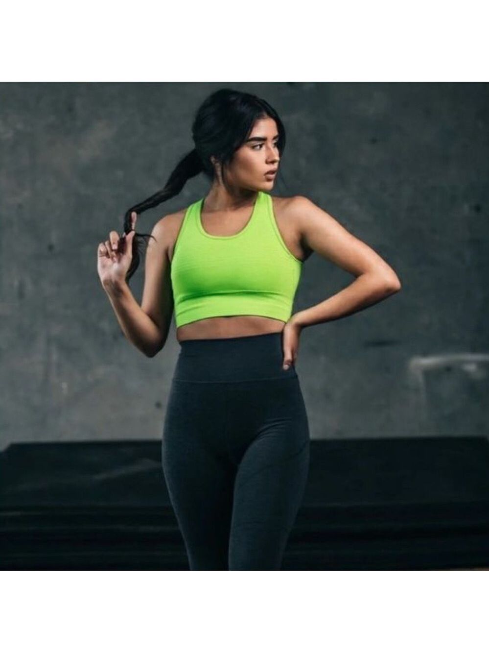 Alphalete vault sports bra in volt lime green size small